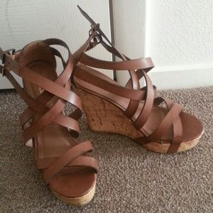 Shoe dazzle wedges