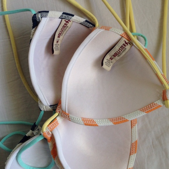 Hollister Triangle Striped Bikini Tops. Size M - Picture 4 of 4