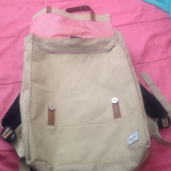 ❌❌REDUCED❌❌ Herschel Backpack. - Picture 3 of 4