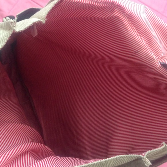 ❌❌REDUCED❌❌ Herschel Backpack. - Picture 4 of 4