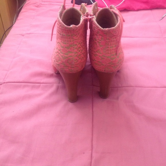 Charlotte Russe heels/boots - Picture 3 of 4
