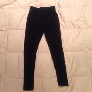 Black crop leggings