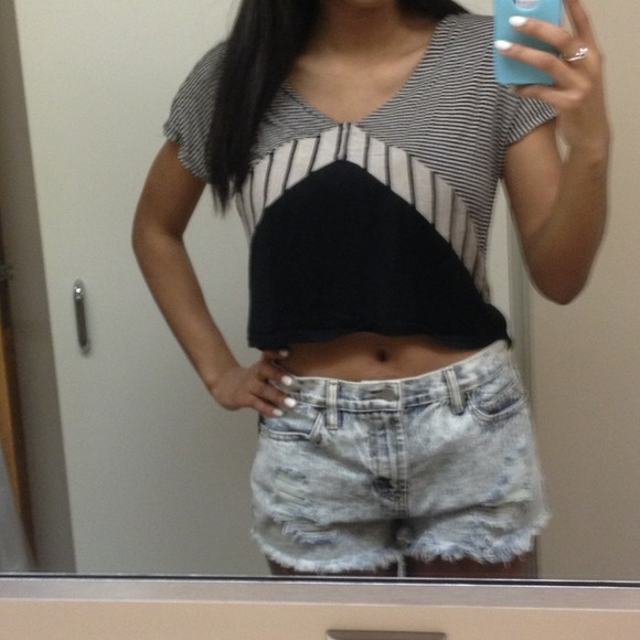 Crop top - Picture 3 of 3