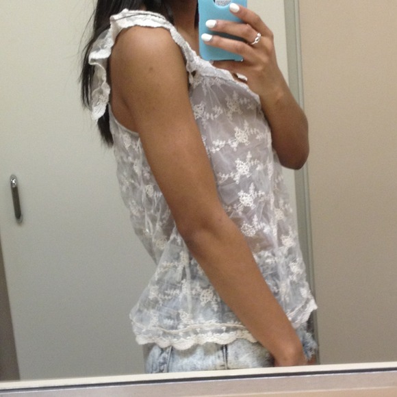 floral top! - Picture 3 of 4