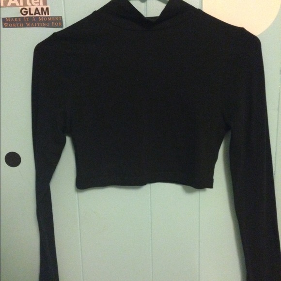 Charlotte Russe long sleeved crop top