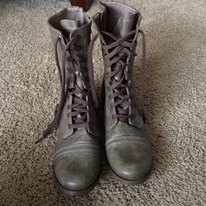 Combat boots