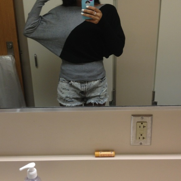 black and grey sweater! - Picture 3 of 4