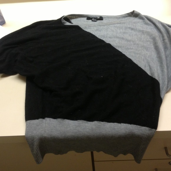 black and grey sweater! - Picture 4 of 4