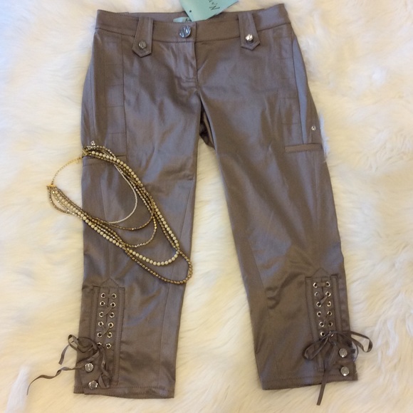 SEXY 💋 Marciano Cropped Pants NWT - Picture 1 of 8