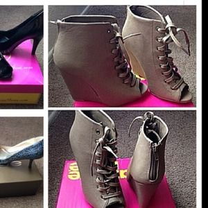 Open toe wedges with laces