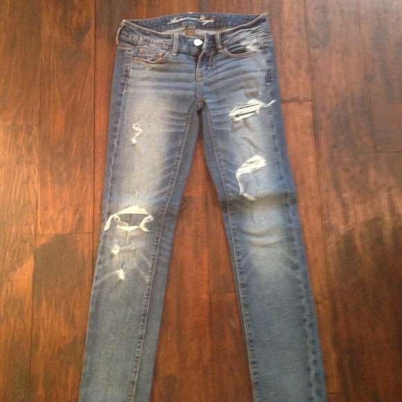 Ripped American Eagle Skinny Jeans