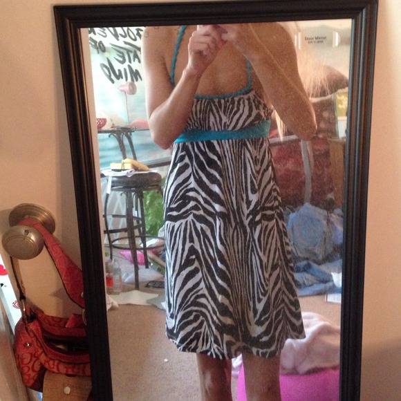 Zebra print Guess dress size small - Picture 4 of 4