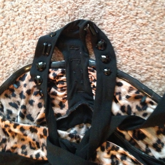 Leopard print halter guess top size M - Picture 3 of 4