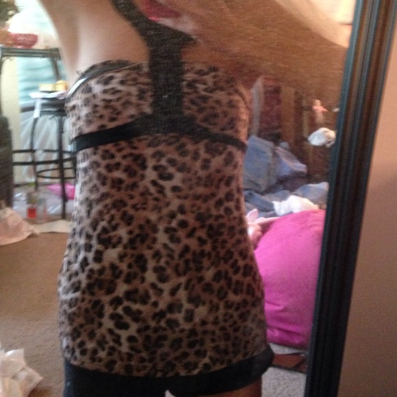 Leopard print halter guess top size M - Picture 4 of 4