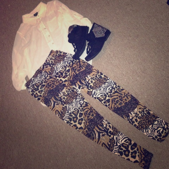 Animal print legging 🙊 large but fits m/s - Picture 1 of 1