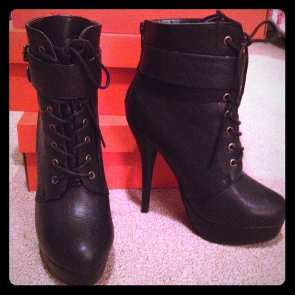 STILETTO BOOTIES👠 NWOT