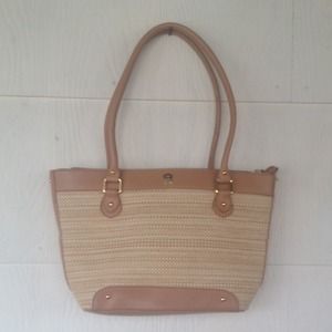 Beige tweet with brown