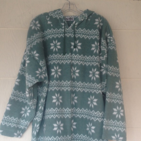 Green snow flakes hoodie