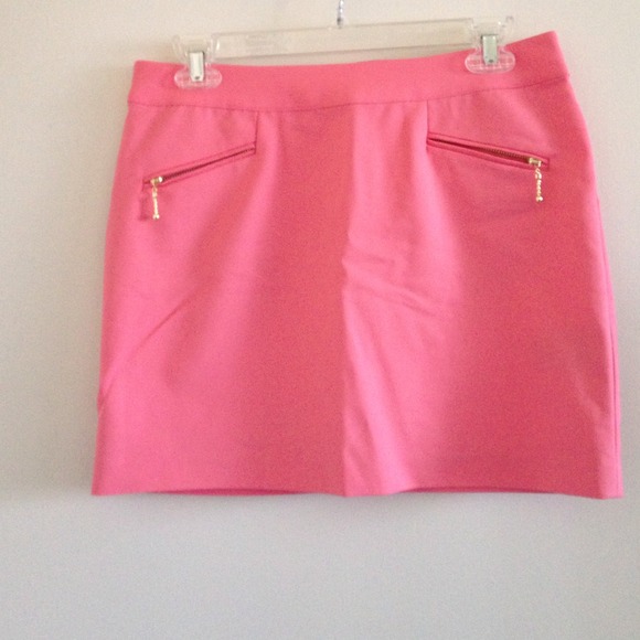 coral/pink skirt