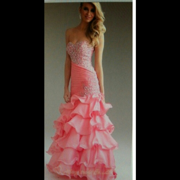 BRAND NEW PROM DRESS! - Picture 1 of 1