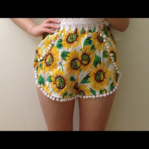 LF stores Sunflower pom pom shorts - Picture 3 of 4