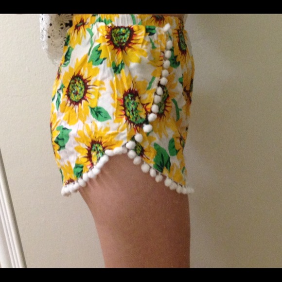 LF stores Sunflower pom pom shorts - Picture 4 of 4