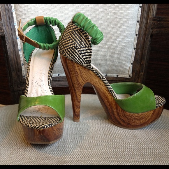 Trendy 5" Green Heels
