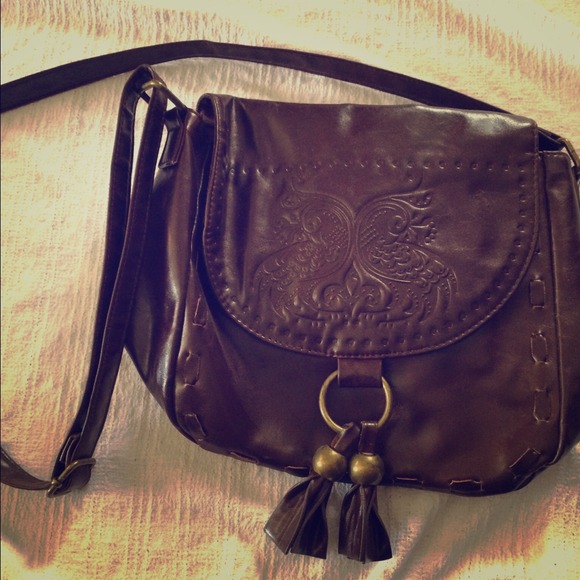 Brown leather crossbody bag