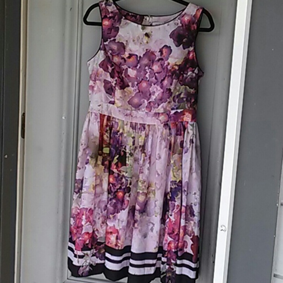 Gorgeous floral dress! - Picture 1 of 2