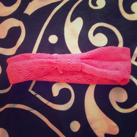 Pink headband - Picture 1 of 1