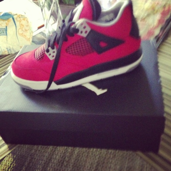 Traded🙅Jordans sz 4