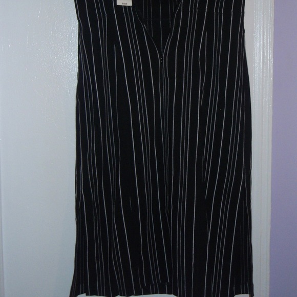 ⚡️REDUCED ⚡️Express black and white dress! - Picture 3 of 3