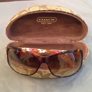 💯 Authentic Coach Sunglasses with Case REDUCED