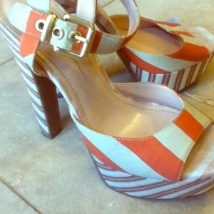 JS papaya Platform Heel