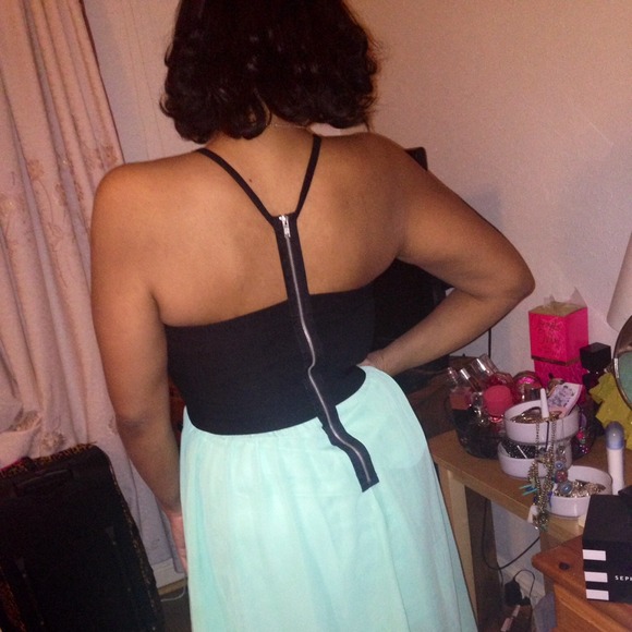 🚫SOLD🚫👗Beautiful Dress🎉 - Picture 3 of 3