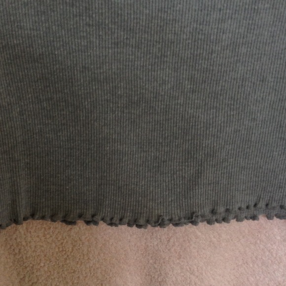 Grey, ribbed tank - Picture 3 of 4