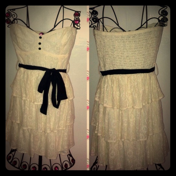 🚫SOLD!!! 👗Cute Ruffle Dress🎉