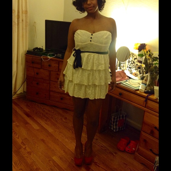 🚫SOLD!!! 👗Cute Ruffle Dress🎉 - Picture 2 of 2