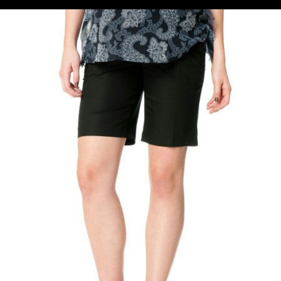 Motherhood Maternity Black shorts NWOT sz L