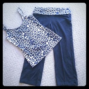 Black & leopard exercise pants with matching tank.