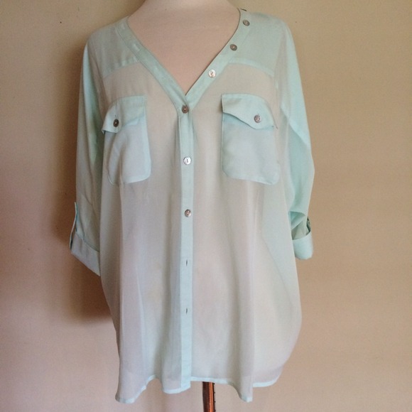 Beautiful aqua blouse!