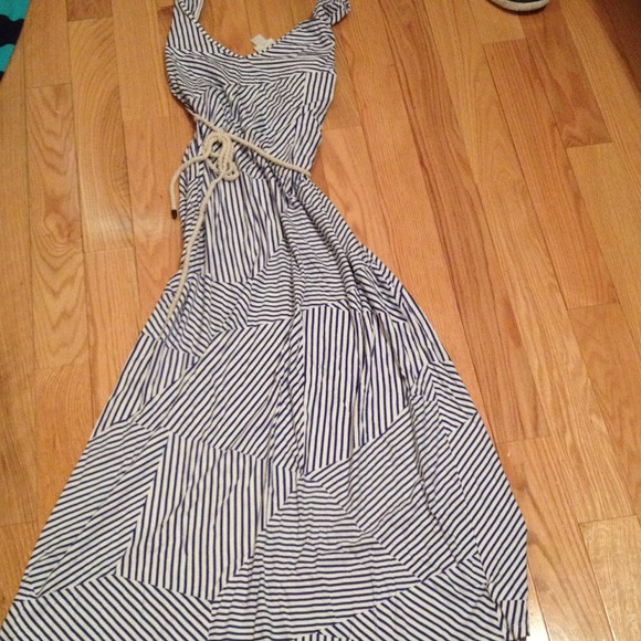 Stripped blue and white maxi maternity dress - Picture 4 of 4