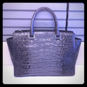 Michael Kors Selma handbag