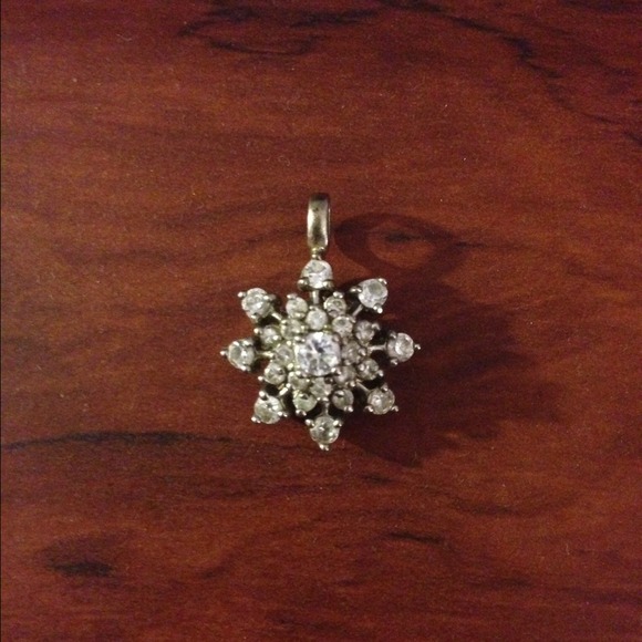 Sterling silver snowflake pendant