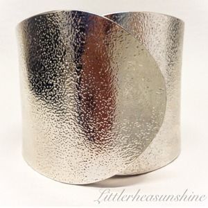 🎉Host Pick🎉Jewelmint Silver "Gehry" Cuff