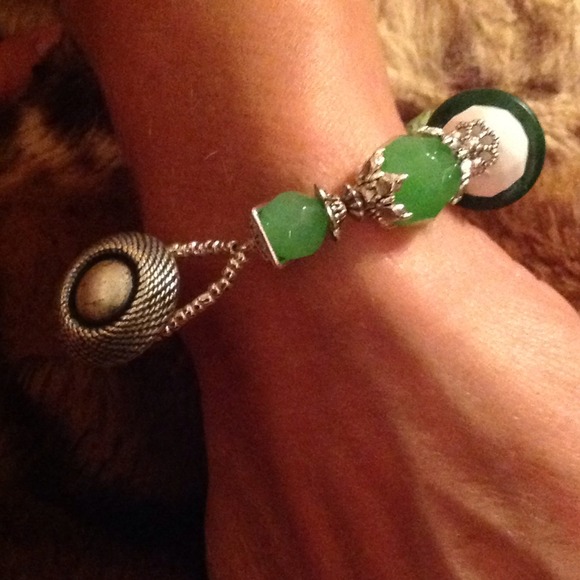 Jewelry - Picture 2 of 4