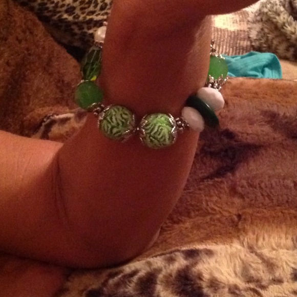 Jewelry - Picture 3 of 4