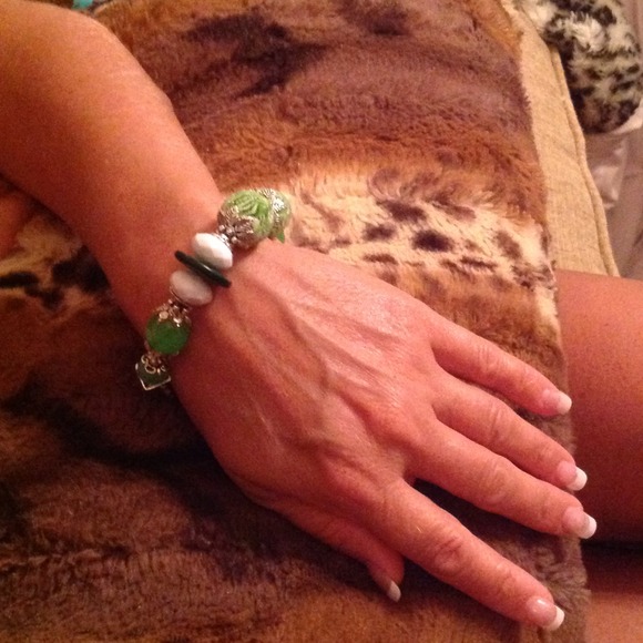 Jewelry - Picture 4 of 4