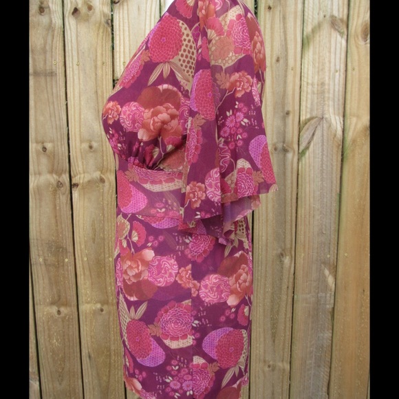 Sexy and sweet top by Sweet Pea! - Picture 3 of 4