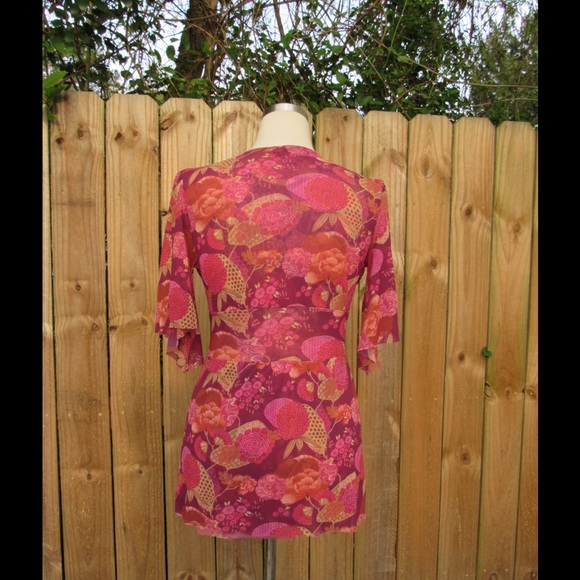 Sexy and sweet top by Sweet Pea! - Picture 4 of 4